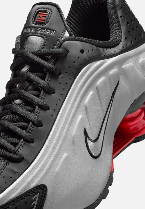 Nike Shox R4 “Black/Metallic Silver”