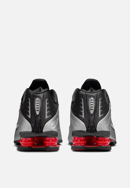 Nike Shox R4 “Black/Metallic Silver”