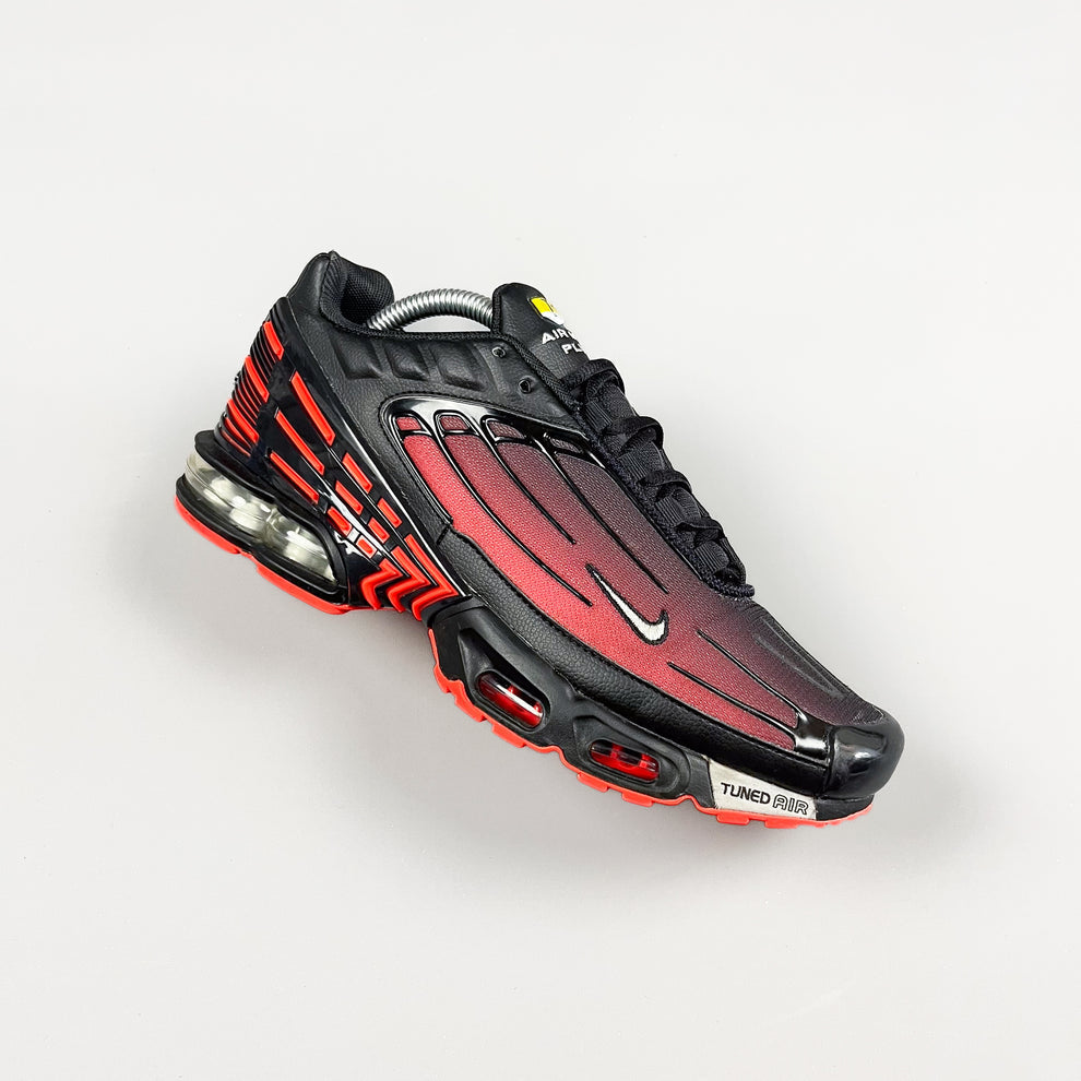 Nike Air Max Plus 3 "Deadpool"