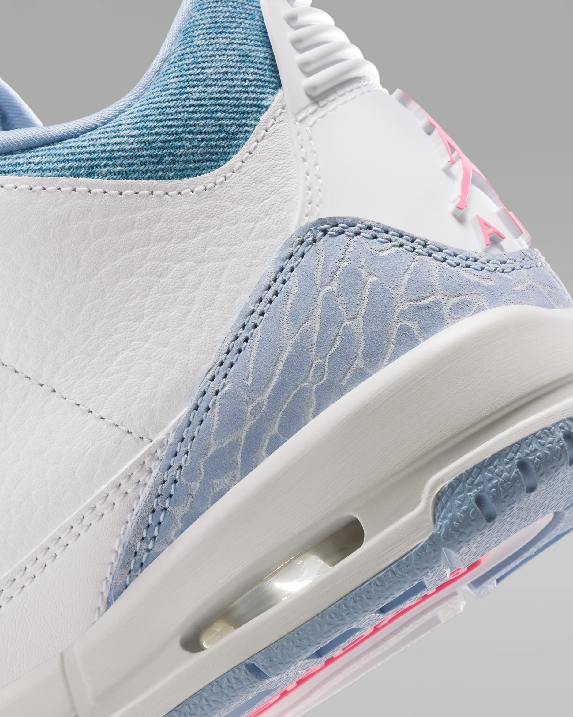 Air Jordan 3 Retro “Cobalt Bliss/Pink Glow”