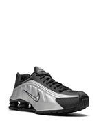 Nike Shox R4 “Black & Metallic Grey”