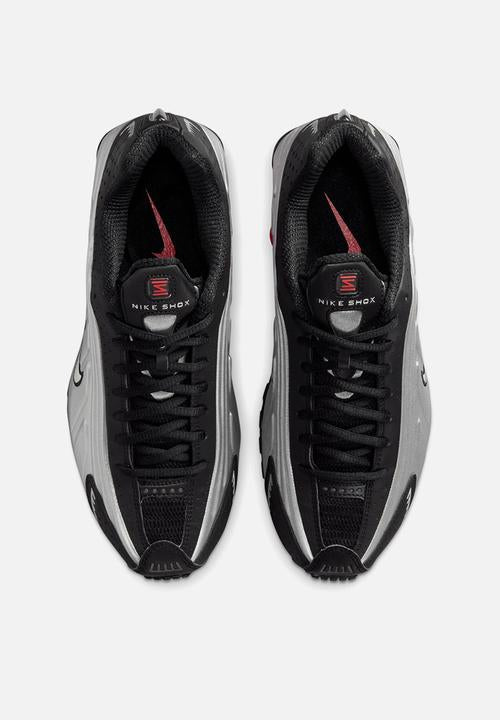 Nike Shox R4 “Black/Metallic Silver”