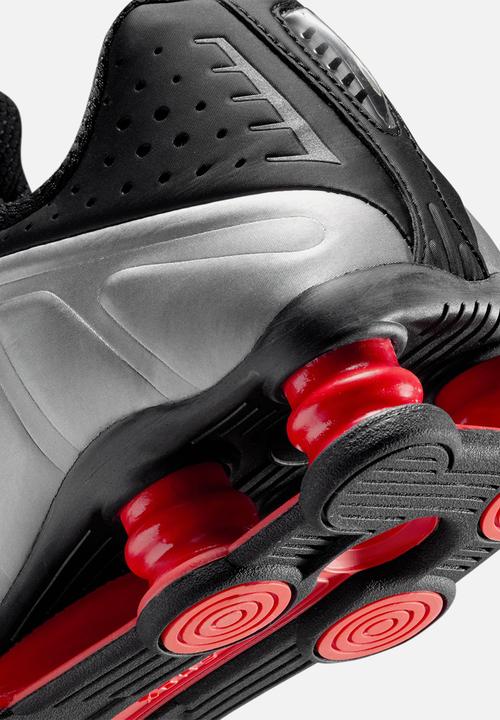 Nike Shox R4 “Black/Metallic Silver”