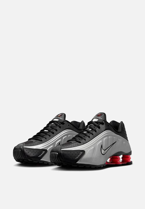 Nike Shox R4 “Black/Metallic Silver”