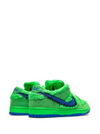 Nike x Grateful Dead SB Dunk Low "Green Bear”