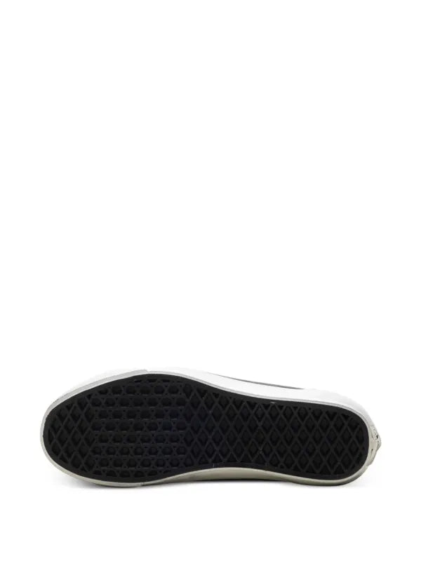 Vans Old Skool 36 pearlised studded