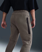 Nike Tech Fleece “Cave Stone/Black”