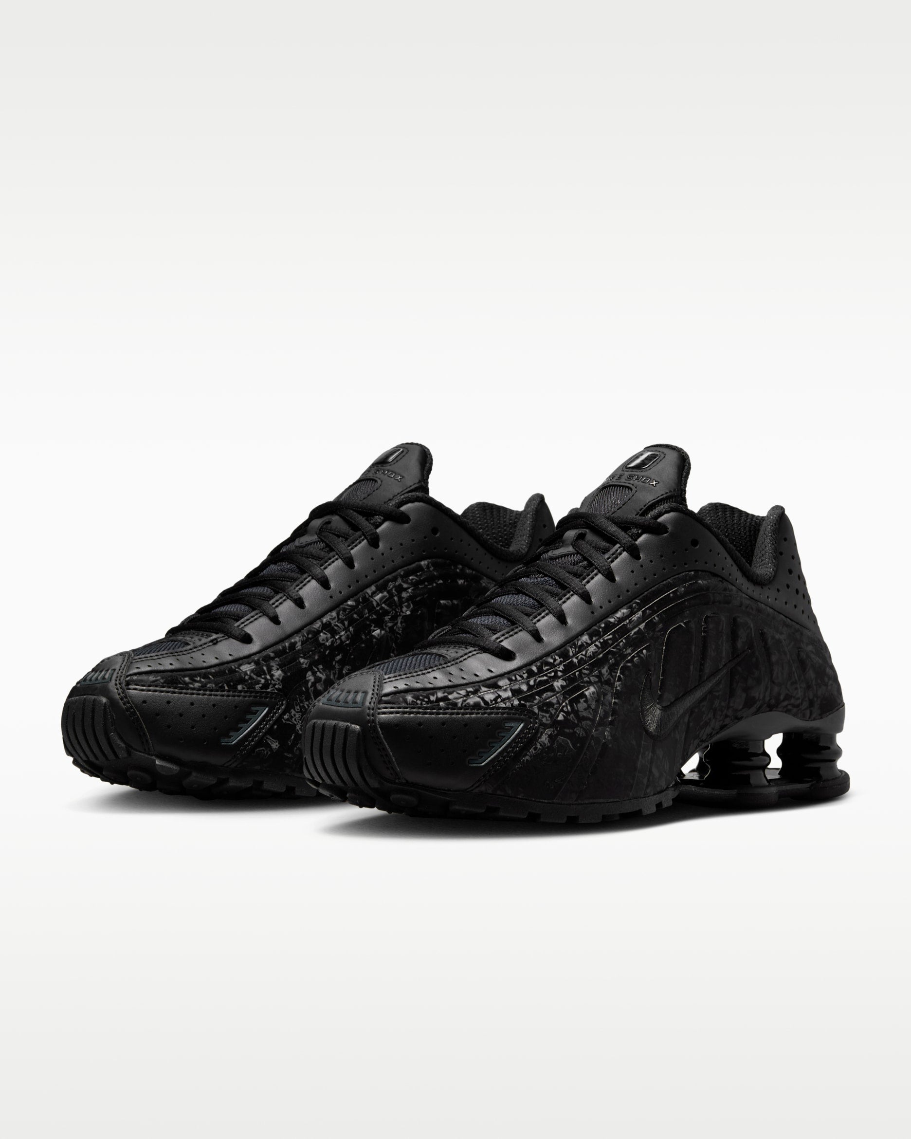 Nike Shox R4 “Black DK Smoke Grey”