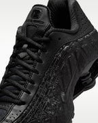 Nike Shox R4 “Black DK Smoke Grey”