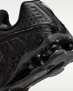 Nike Shox R4 “Black DK Smoke Grey”