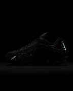 Nike Shox R4 “Black DK Smoke Grey”