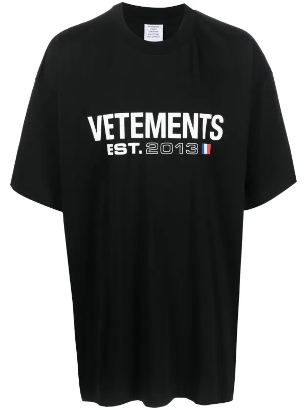 VETEMENTS logo-print T-shirt