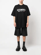 VETEMENTS logo-print T-shirt