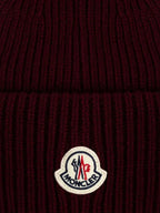 Moncler ribbed logo-patch beanie