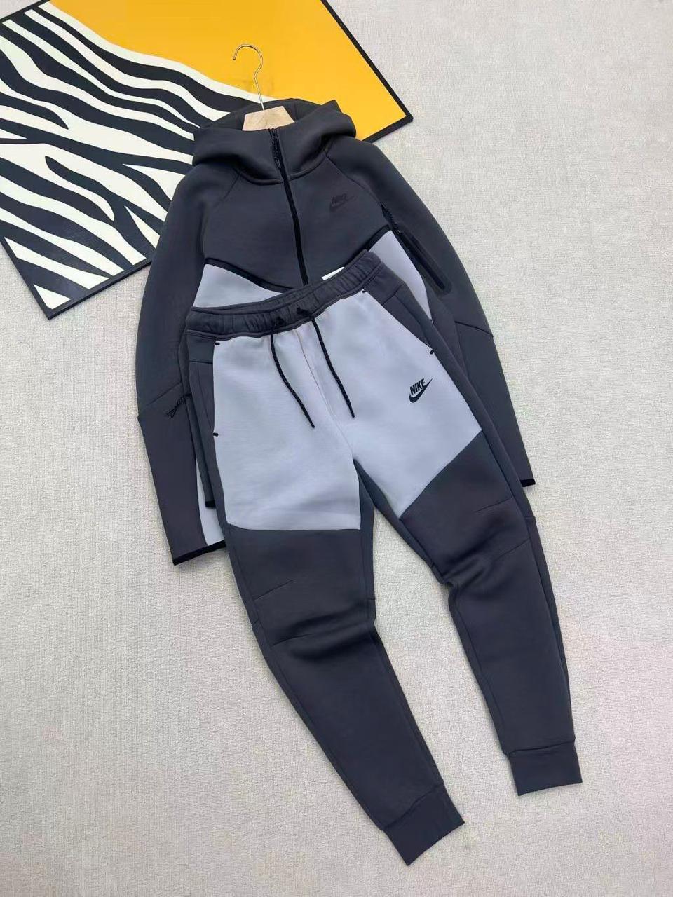 NIKE TECH FLEECE “Anthracite/Cool Grey/Black”