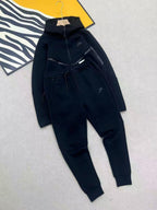 NIKE TECH FLEECE “BLACK”