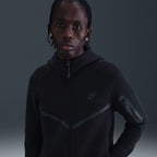 NIKE TECH FLEECE “BLACK”