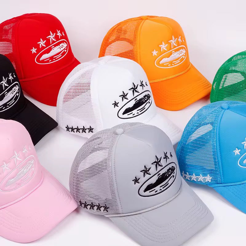 Corteiz Alcatraz Trucker Hat – White/Black